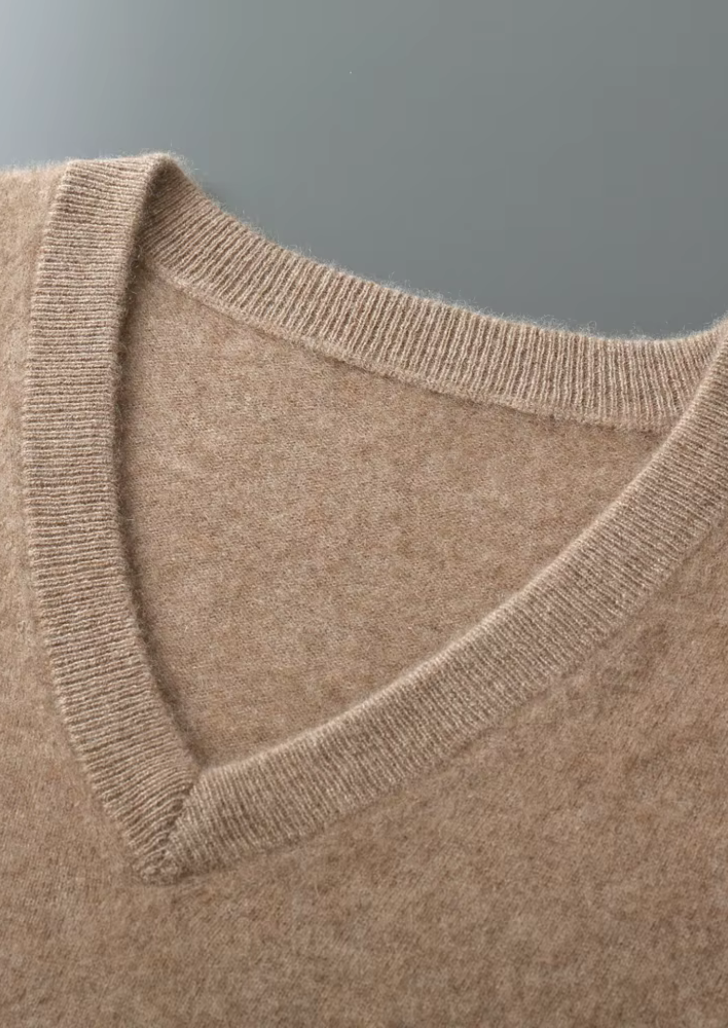 MERINO V-NECK VEST