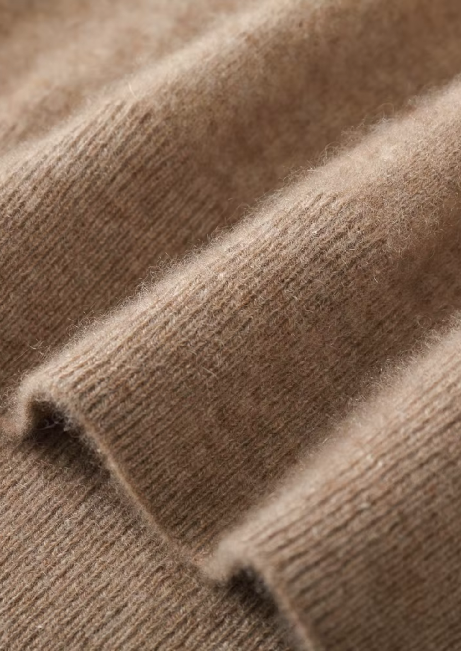 MERINO V-NECK VEST